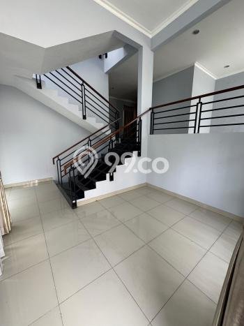 Disewakan Rumah Harga Terjangkau di Setra Duta Bandung dengan 4 Kamar Tidur Disewakan Rumah Harga Terjangkau di Setra Duta Bandung dengan 4 Kamar Tidur