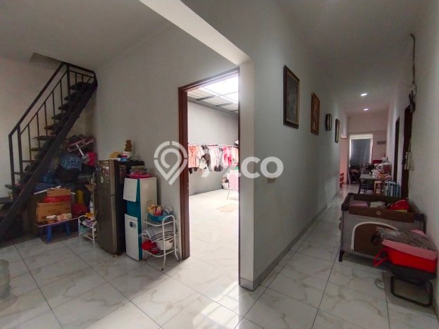 For Sale! Luxury House LT 190m2 Desain Modern di Mekar Wangi For Sale! Luxury House LT 190m2 Desain Modern di Mekar Wangi