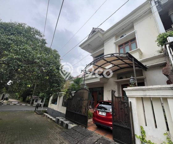 Rumah Sederhana Dijual di Banyumanik 5 Kamar dengan Luas Tanah 340m2 Rumah Sederhana Dijual di Banyumanik 5 Kamar dengan Luas Tanah 340m2