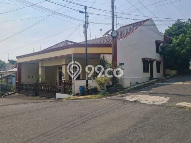 Rumah Modern Minimalis 4 Kamar Bisa Langsung Pindah di Banyumanik Rumah Modern Minimalis 4 Kamar Bisa Langsung Pindah di Banyumanik