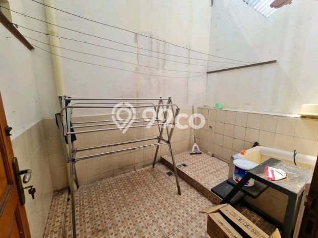 Rumah Modern Minimalis 4 Kamar Bisa Langsung Pindah di Banyumanik Rumah Modern Minimalis 4 Kamar Bisa Langsung Pindah di Banyumanik