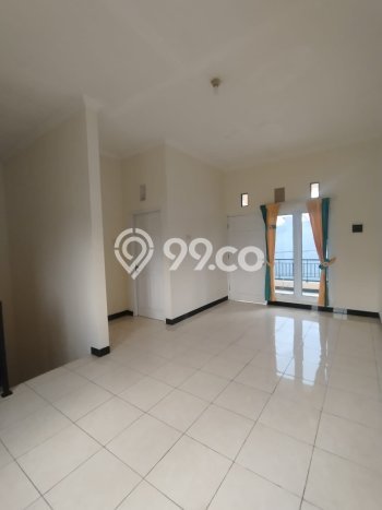 Lokasi strategis! Rumah siap pakai disewakan di Tembalang LB 150m2 Lokasi strategis! Rumah siap pakai disewakan di Tembalang LB 150m2