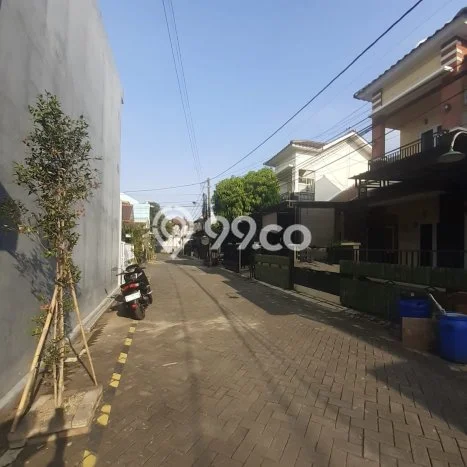 Lokasi strategis! Rumah siap pakai disewakan di Tembalang LB 150m2 Lokasi strategis! Rumah siap pakai disewakan di Tembalang LB 150m2