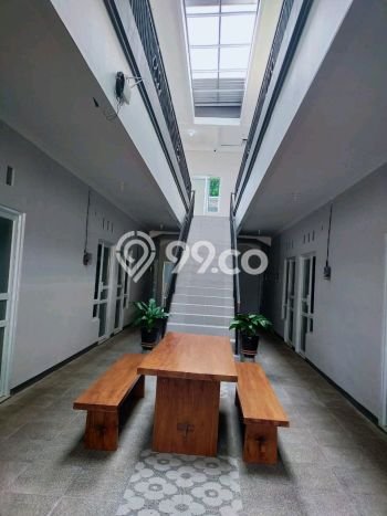 Unit Kost Dijual di Banyumanik dengan 32 Kamar Tidur & Luas Bangunan 800m2 Unit Kost Dijual di Banyumanik dengan 32 Kamar Tidur & Luas Bangunan 800m2