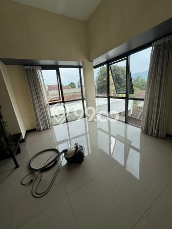 For Sale! Luxury House LT 240m2 Desain Modern di Lembang For Sale! Luxury House LT 240m2 Desain Modern di Lembang