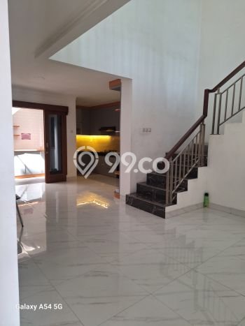 Disewakan! Rumah 4 Kamar Tidur &
4 Kamar Mandi di Soekarno Hatta, Bandung Disewakan! Rumah 4 Kamar Tidur &
4 Kamar Mandi di Soekarno Hatta, Bandung