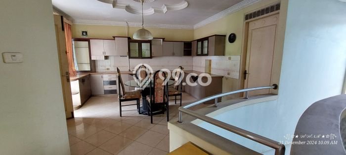 Lokasi terbaik! Rumah siap pakai dikontrakkan di Sukajadi LB 400m2 Lokasi terbaik! Rumah siap pakai dikontrakkan di Sukajadi LB 400m2