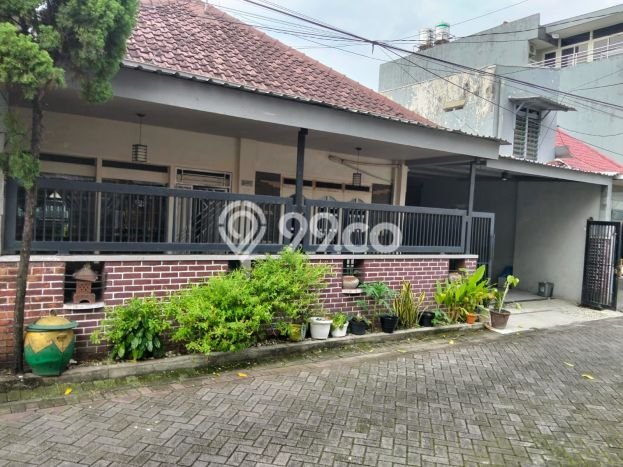 Rumah Modern 5 KT LT 260m2 di Waru Rumah Modern 5 KT LT 260m2 di Waru