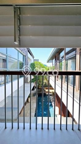 Jual Rumah Luas Elegan Dengan View Cantik di Surabaya Kota, Surabaya Jual Rumah Luas Elegan Dengan View Cantik di Surabaya Kota, Surabaya