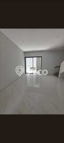 Jual Rumah Eksklusif 4 KT di Surabaya Kota, Surabaya Jual Rumah Eksklusif 4 KT di Surabaya Kota, Surabaya