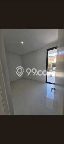 Jual Rumah Eksklusif 4 KT di Surabaya Kota, Surabaya Jual Rumah Eksklusif 4 KT di Surabaya Kota, Surabaya