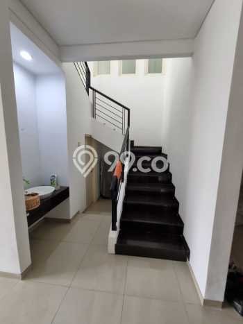 Rumah Modern 5 KT di Surabaya Kota Surabaya Semi Furnished Rumah Modern 5 KT di Surabaya Kota Surabaya Semi Furnished
