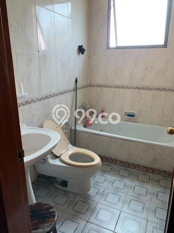 Hunian Apartemen High-Class untuk Dijual di Surabaya dengan 4 BR & 3 Kamar Mandi Hunian Apartemen High-Class untuk Dijual di Surabaya dengan 4 BR & 3 Kamar Mandi