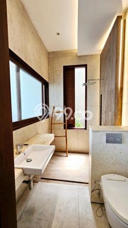 Jual Rumah Luas Elegan Dengan View Cantik di Surabaya Kota, Surabaya Jual Rumah Luas Elegan Dengan View Cantik di Surabaya Kota, Surabaya