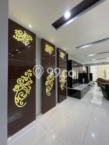 Rumah Mewah LB 410m2 Siap Huni Desain Elegan di Surabaya Kota, Surabaya Rumah Mewah LB 410m2 Siap Huni Desain Elegan di Surabaya Kota, Surabaya