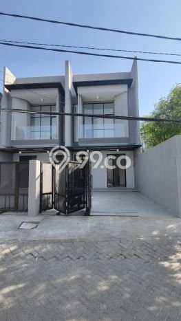 For Sale Hunian Rumah Terawat 4 KT di Surabaya Kota, Surabaya For Sale Hunian Rumah Terawat 4 KT di Surabaya Kota, Surabaya