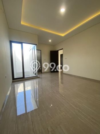 Ready to Use! Luxury House LT 150m2 Desain Elegan di Surabaya Kota Ready to Use! Luxury House LT 150m2 Desain Elegan di Surabaya Kota