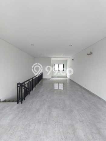 Disewakan Ruko di Kawasan Ramai Podomoro Park Bandung Luas 150m2 Disewakan Ruko di Kawasan Ramai Podomoro Park Bandung Luas 150m2