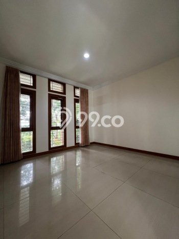 Jarang Ada! Rumah Sewa 5 Kamar Nyaman Siap Huni Setra Duta Jarang Ada! Rumah Sewa 5 Kamar Nyaman Siap Huni Setra Duta