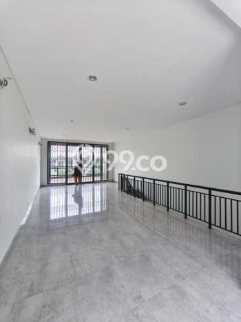 Disewakan Ruko di Kawasan Ramai Podomoro Park Bandung Luas 150m2 Disewakan Ruko di Kawasan Ramai Podomoro Park Bandung Luas 150m2