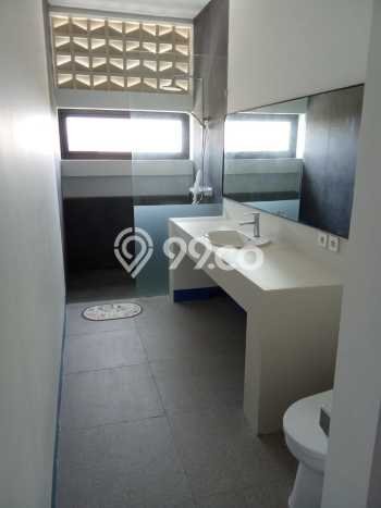 Lokasi Strategis! Vila Kawasan , Luas 300m2m², Lingkungan Asri dan aman Lokasi Strategis! Vila Kawasan , Luas 300m2m², Lingkungan Asri dan aman