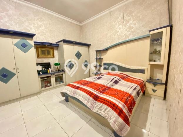 Rumah Mewah LB 150m2 Siap Pakai Desain Elegan di Singgasana, Bandung Rumah Mewah LB 150m2 Siap Pakai Desain Elegan di Singgasana, Bandung