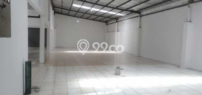 Gudang Dijual di Bandung LT 618m2 & LB 500m2 Lokasi Terbaik! Gudang Dijual di Bandung LT 618m2 & LB 500m2 Lokasi Terbaik!