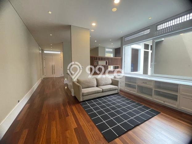Sewa Rumah Strategis LT 550m2 / LB 600m2 di Kota Baru Parahyangan, Bandung Sewa Rumah Strategis LT 550m2 / LB 600m2 di Kota Baru Parahyangan, Bandung