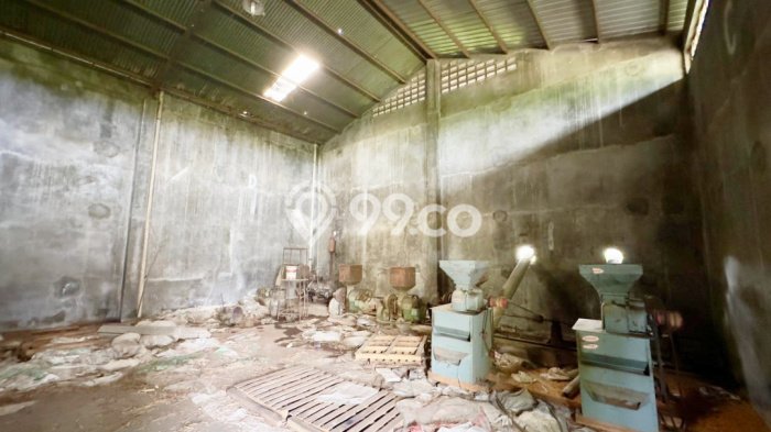 Gudang Komersial Disewakan di Gemolong Sragen Luas 1000m2 Gudang Komersial Disewakan di Gemolong Sragen Luas 1000m2
