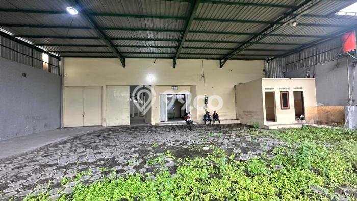 Unit Gudang Paling Strategis di Banyudono Boyolali dengan LB 1700m2 Unit Gudang Paling Strategis di Banyudono Boyolali dengan LB 1700m2