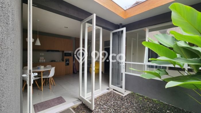 Lokasi strategis! Rumah siap pakai dikontrakkan di Pasar Kliwon LB 80m2 Lokasi strategis! Rumah siap pakai dikontrakkan di Pasar Kliwon LB 80m2