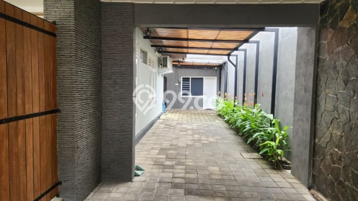 Lokasi strategis! Rumah siap pakai dikontrakkan di Pasar Kliwon LB 80m2 Lokasi strategis! Rumah siap pakai dikontrakkan di Pasar Kliwon LB 80m2