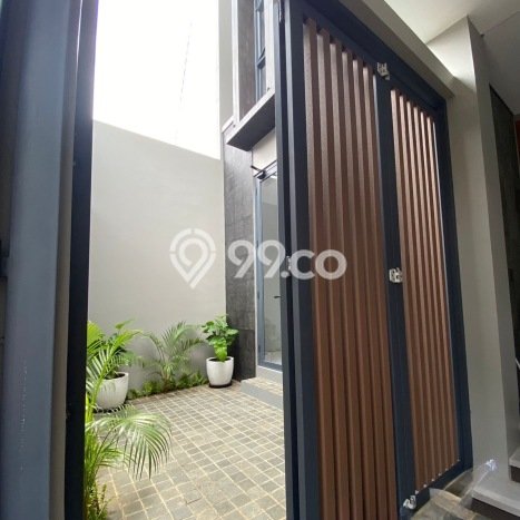 For Sale! Premium House LT 120m2 Desain Elegan di Pondok Indah For Sale! Premium House LT 120m2 Desain Elegan di Pondok Indah