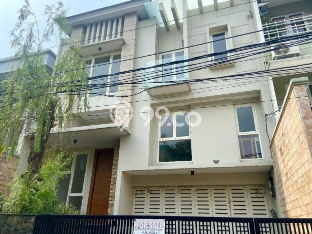 For Sale! Luxury House LT 189m2 Desain Elegan di Gandaria For Sale! Luxury House LT 189m2 Desain Elegan di Gandaria