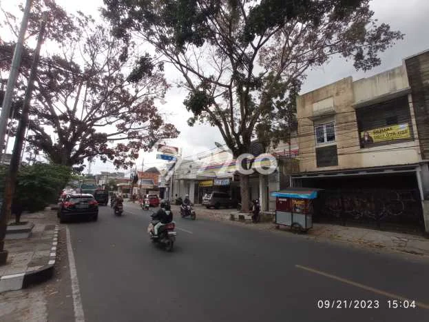 Area Ramai! Ruko Dijual di Cipedes untuk Bisnis Luas Bangunan 168m2 Area Ramai! Ruko Dijual di Cipedes untuk Bisnis Luas Bangunan 168m2