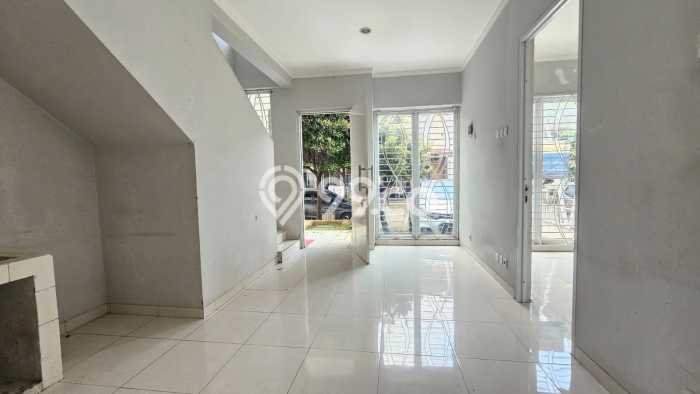 Rumah Modern 3 Kamar LT 72m2 di Graha Raya Rumah Modern 3 Kamar LT 72m2 di Graha Raya
