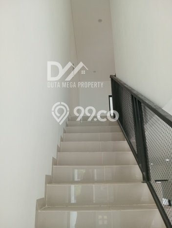Hunian Nyaman Asri 4 KT Siap Pakai di Villa Melati Mas Tangerang Selatan Hunian Nyaman Asri 4 KT Siap Pakai di Villa Melati Mas Tangerang Selatan