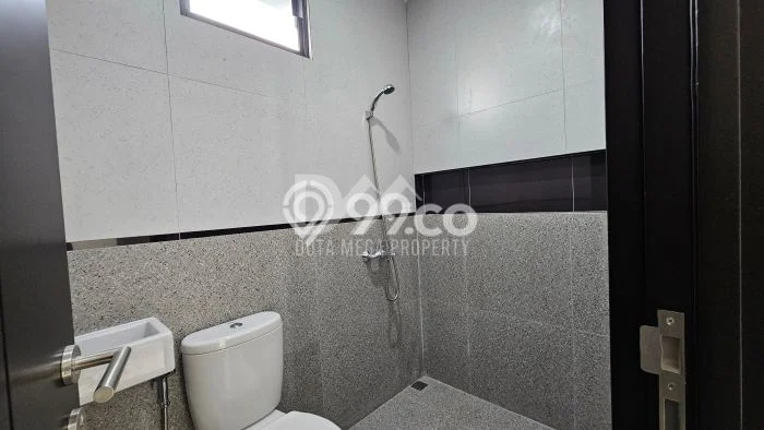 Rumah Minimalis 2 KT LT 96m2 di Graha Raya Rumah Minimalis 2 KT LT 96m2 di Graha Raya