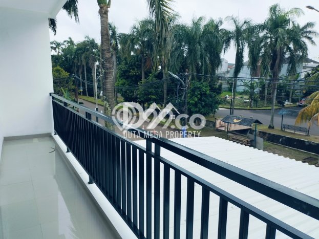 Rumah Minimalis 4 Kamar LT 145m2 di Villa Melati Mas Rumah Minimalis 4 Kamar LT 145m2 di Villa Melati Mas