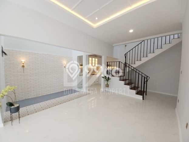 Rumah Elit Modern Siap Huni di BSD Nusaloka Tangerang Rumah Elit Modern Siap Huni di BSD Nusaloka Tangerang