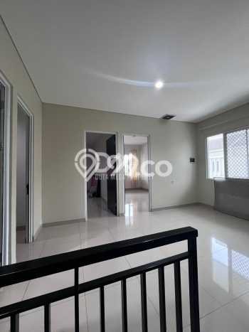 Dijual Rumah Mewah Megah Dengan View Cantik di Modernland, Tangerang Dijual Rumah Mewah Megah Dengan View Cantik di Modernland, Tangerang