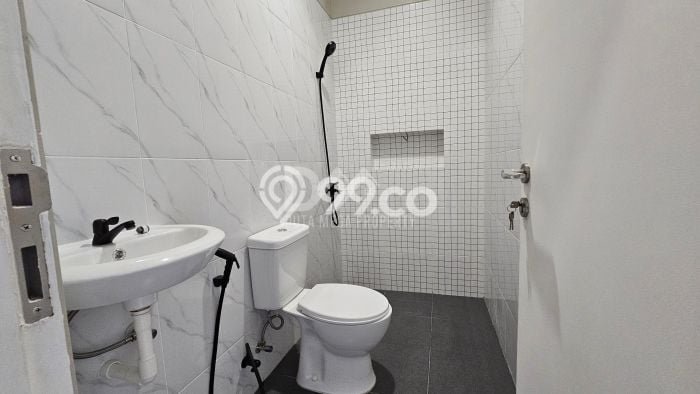 For Sale! Luxury House LT 108m2 Desain Elegan di Graha Raya For Sale! Luxury House LT 108m2 Desain Elegan di Graha Raya