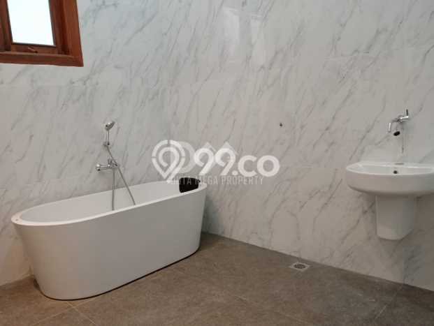 Siap Huni Rumah Mewah 4 Kamar di BSD Dekat ke Mana Pun Siap Huni Rumah Mewah 4 Kamar di BSD Dekat ke Mana Pun