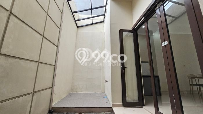 For Sale Hunian Rumah Nyaman 3 KT di Bintaro, Tangerang Selatan For Sale Hunian Rumah Nyaman 3 KT di Bintaro, Tangerang Selatan