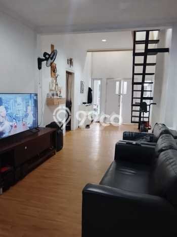 Dijual Hunian Rumah Nyaman 4 Kamar di Graha Raya, Tangerang Selatan Dijual Hunian Rumah Nyaman 4 Kamar di Graha Raya, Tangerang Selatan