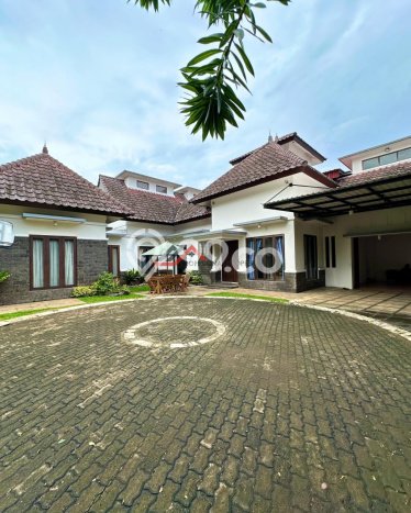 Hunian Mewah Dijual LT 1400m2 di Jagakarsa, Jakarta Selatan Hunian Mewah Dijual LT 1400m2 di Jagakarsa, Jakarta Selatan