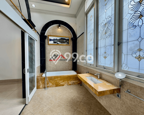Dijual Rumah Premium dengan Fasilitas Sekitar Komplit di Cilandak, Jakarta Selatan Dijual Rumah Premium dengan Fasilitas Sekitar Komplit di Cilandak, Jakarta Selatan