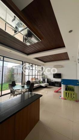 Rumah Mewah Dijual LT 195m2 di Cinere, Depok Rumah Mewah Dijual LT 195m2 di Cinere, Depok