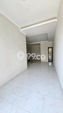 For Sale Rumah 4 Kamar Lokasi Strategis Bagus dan Strategis di Rungkut For Sale Rumah 4 Kamar Lokasi Strategis Bagus dan Strategis di Rungkut