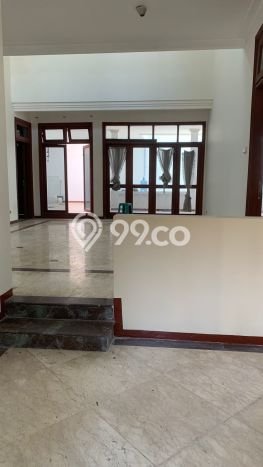 Rumah Elit Modern Siap Huni di Mayjen Sungkono Surabaya Rumah Elit Modern Siap Huni di Mayjen Sungkono Surabaya